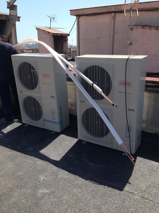 Unidades exteriores de aire acondicionado en vivienda